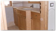 Arredamento: bagno in abete