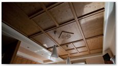 Arredamento in legno: controsoffitto in abete